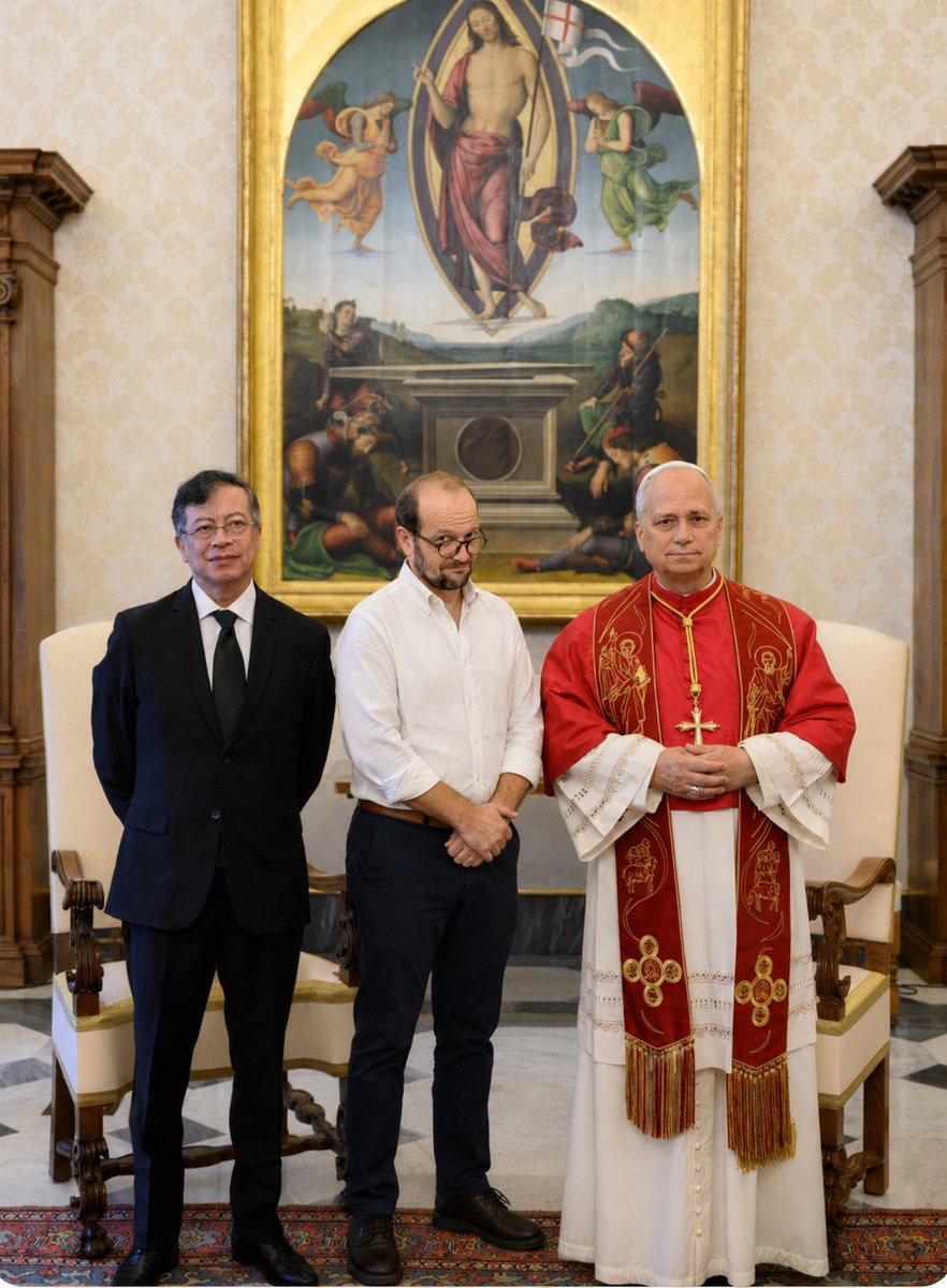LOrellanoR's tweet photo. @DanielSamperO Si hubiese asistido @DanielSamperO, el espíritu tibio que tiene la verdad revelada, se habría completado la Santísima Trinidad. https://t.co/Dkbx9gwsS8