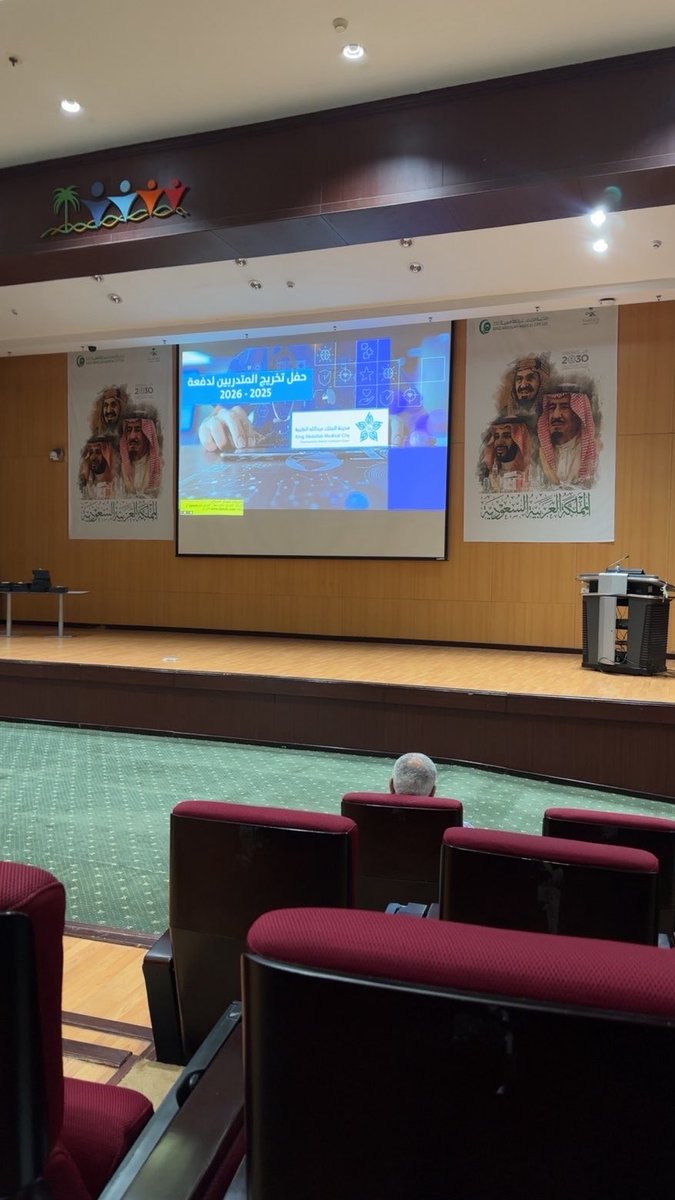 6ii5k's tweet photo. الحمد لله وبكذا انتهت سنة الامتياز بذكرياتها الحلوه واسأل الله التوفيق في القادم🎓

1-7-26✨ https://t.co/ALqcVYXXQS