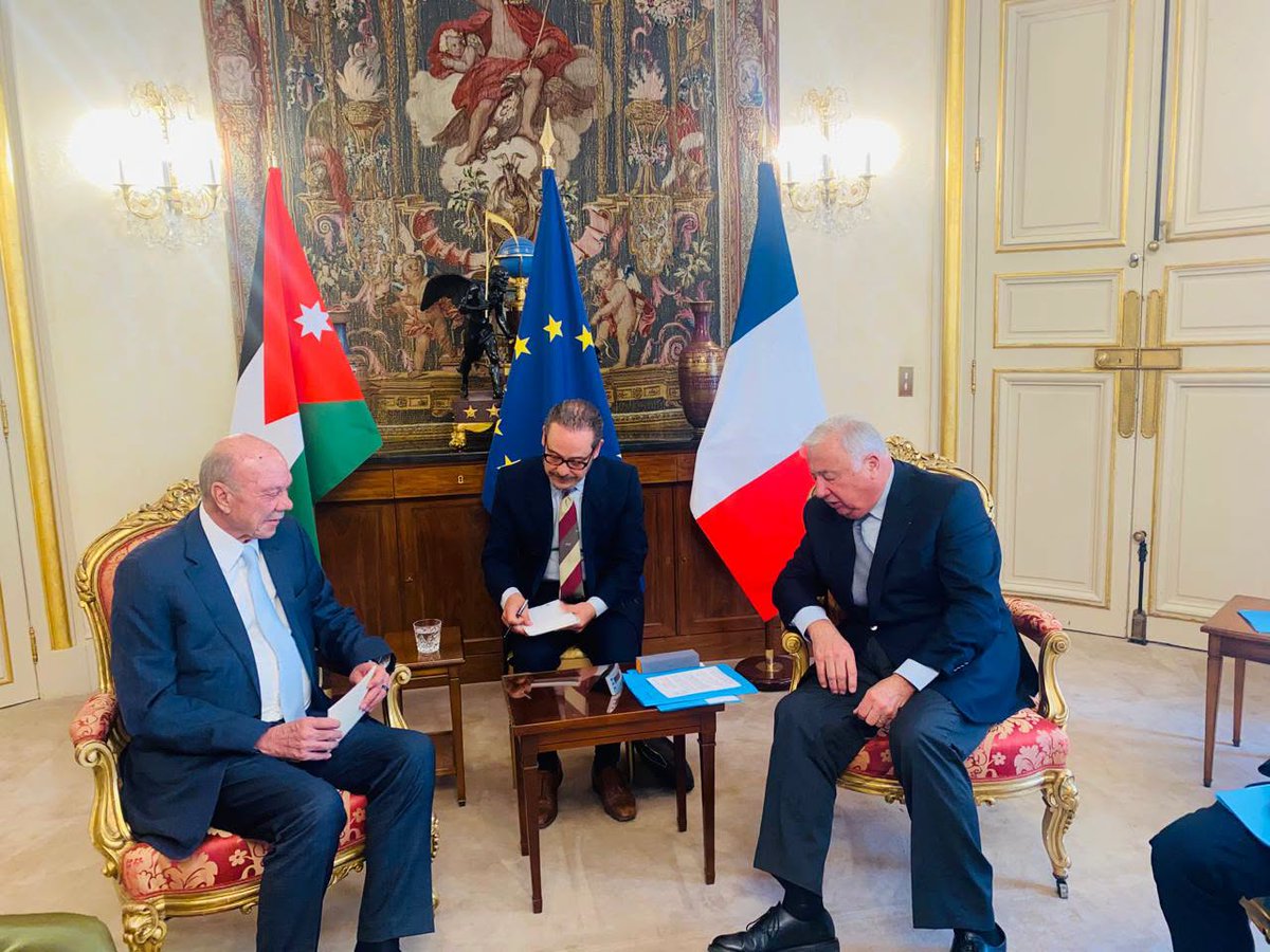 Senatejordan's tweet photo. الفايز يدعو لتعزيز التعاون الاردني الفرنسي بالمجالات السياسية والاقتصادية والامنية والبرلمانية

التفاصيل: https://t.co/FjDn0evLOp https://t.co/6DjfdNGfLY