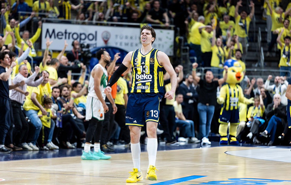 FenerHoopsTr's tweet photo. 🚨 Tarık Biberovic, gelecek sezon NBA’de oynamak istiyor.

🔗 @TheSteinLine https://t.co/Qem4k00SLz