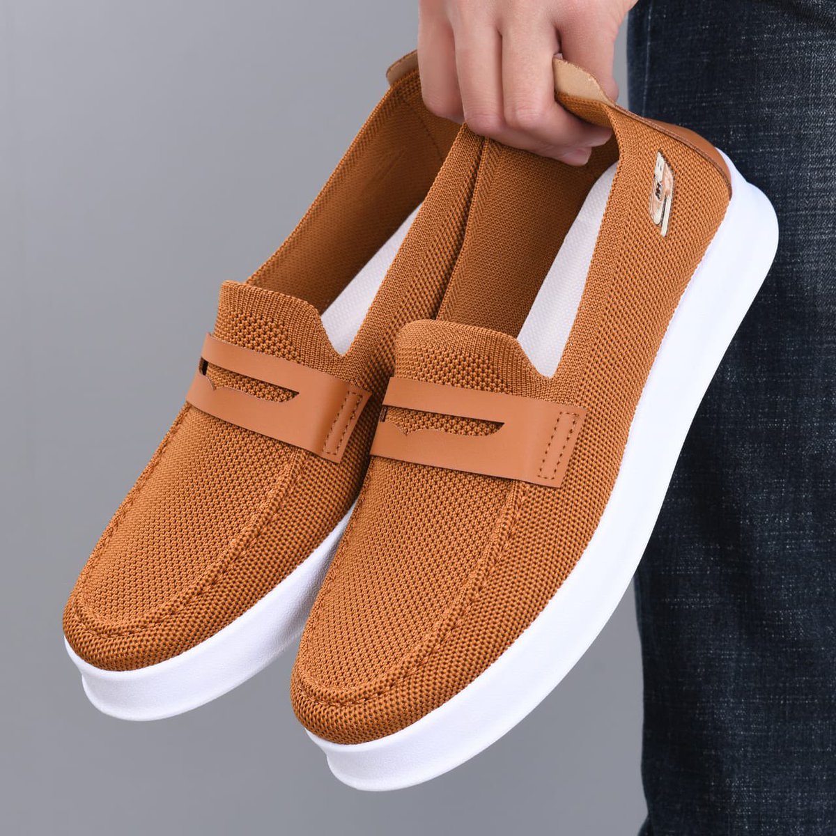 dinero_crocs's tweet photo. + Office sneakers 

🏷️— N22,000

Location Kaduna—worldwide delivery.
WhatsApp: 08063769764 https://t.co/DAyQnige3p