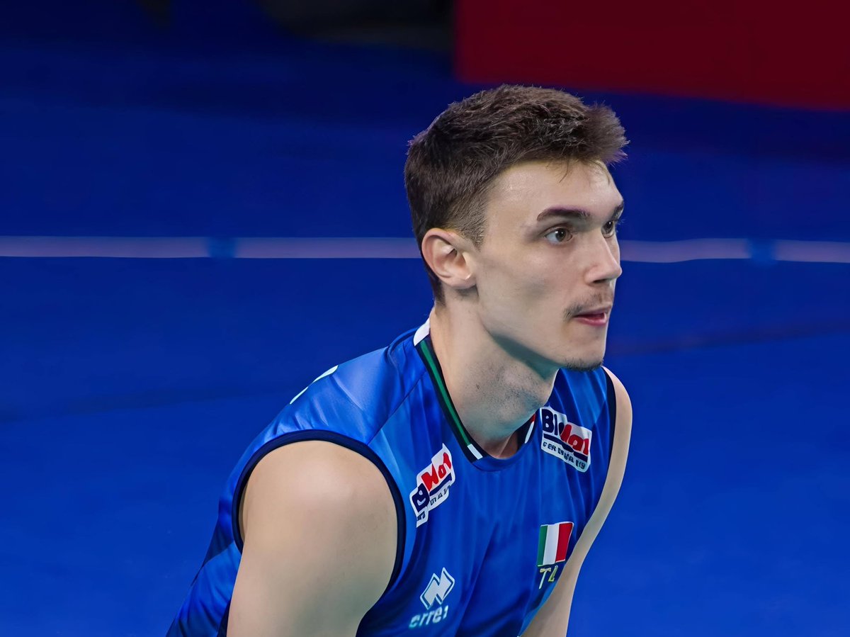 italy_mvt's tweet photo. nothing. just another attractive italian guy with insane visuals. https://t.co/PfmiuD1y37