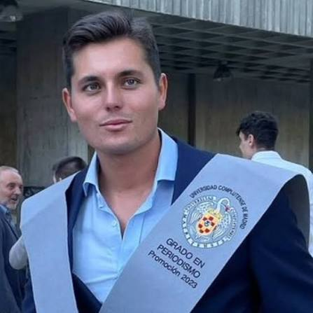 MaridoHermana's tweet photo. @XerecismoEnVena @elmundoes @JMilei Lea bien: "GRADO EN PERIODISMO" https://t.co/vzb01b8Mvu