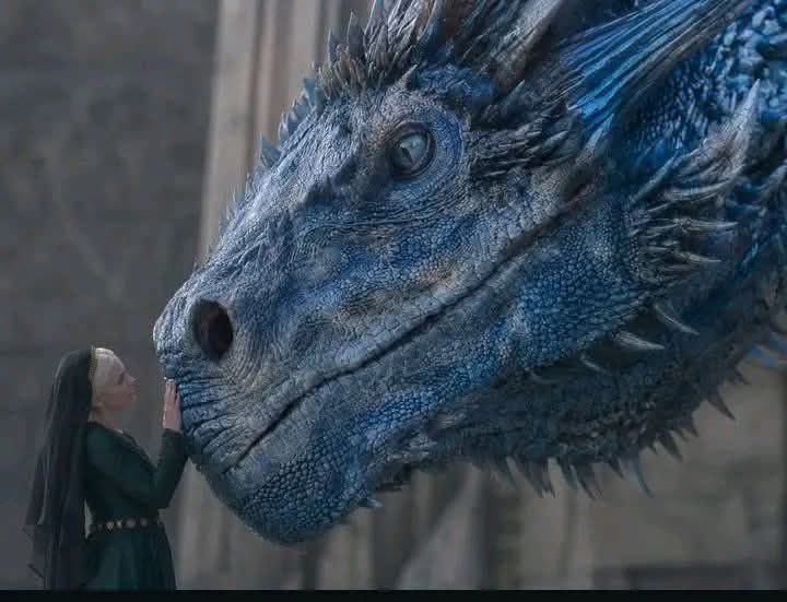 raccoon_r's tweet photo. How did Helaena Targaryen claim a massive, ancient dragon like Dreamfyre at just 11 years old without a massive fight? https://t.co/0qdJgB1m3m