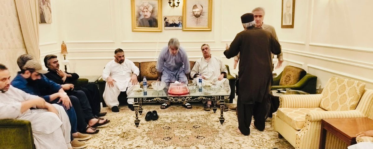MSharifppp's tweet photo. پاکستان پیپلز پارٹی کے رہنما، سابق ہوم منسٹر سندھ و رکنِ سندھ اسمبلی سردار سہیل انور خان سیال صاحب  نے بیریسٹر نوابزادہ جام ذیشان علی خان کی اہلیہ کے انتقالِ پُرملال پر گہرے رنج و غم کا اظہار کیا اللہ تعالیٰ مرحومہ کو جوارِ رحمت میں اعلیٰ مقام، مغفرت اور جنت الفردوس عطا فرمائے https://t.co/HhtM4Eb7IP