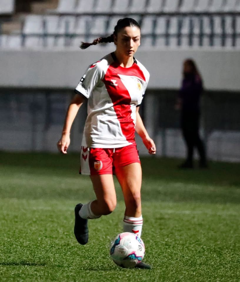 ce692's tweet photo. ESPAÑA

ANDREA CÉSPEDES (2007): Nació en Barcelona / Es hija de un peruano / Es mediapunta / Juega en  CE L’Hospitalet / Su equipo participa en la Primera División Catalana / No tiene los documentos peruanos / Integró la Selección del Baix Llobregat  / Ex Fontsanta Fatjó. 🇵🇪⚽🇪🇸 https://t.co/30hkvXPcDH