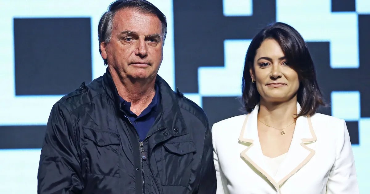 meioindep's tweet photo. 🚨ATENÇÃO: Bolsonaro manda Michelle desistir de disputa ao Senado após crise com Flávio; ex-primeira-dama comunica Valdemar https://t.co/ShhmS95Q1m