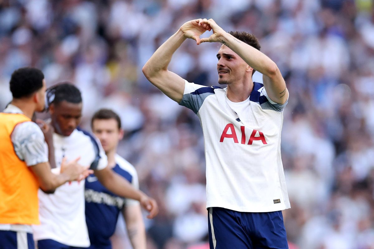 FabrizioRomano's tweet photo. 🚨🇵🇹 João Palhinha will not stay at Spurs this summer despite his desire to continue at the club.

The decision has been made after Tonali and Mateus Fernandes signings, as @TomBarclay_ reports. https://t.co/YPOrEcQlQp