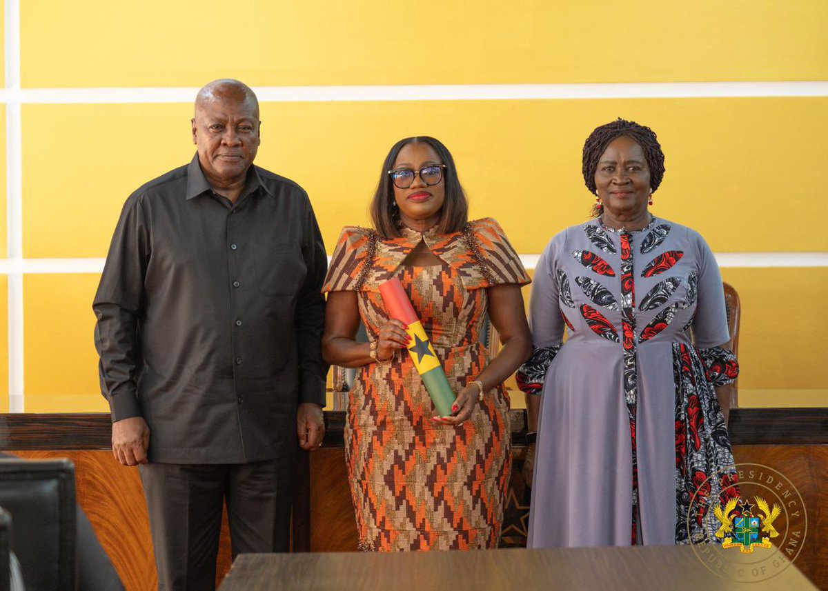 GTV_Ghana's tweet photo. In pictures; 

Swearing in of Dr. Pamela Graham’s first female Auditor-General of Ghana.

#GBCNews #AuditorGeneral https://t.co/ZFDYvzF6hy
