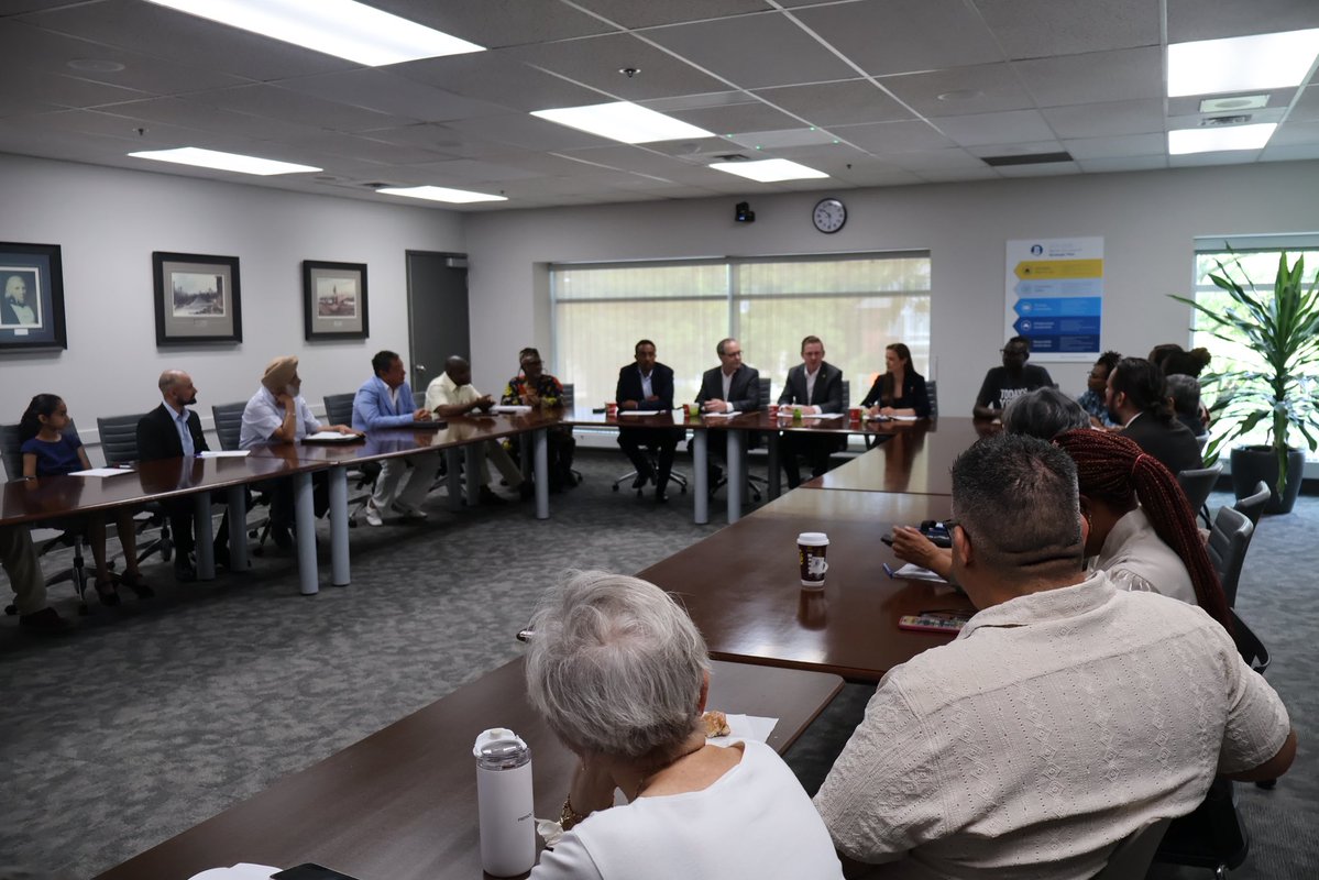 BramptonGraham's tweet photo. While in Barrie, I sat down with community leaders from across the region to learn how our government can continue supporting cultural communities here and across the province.

Thank you to my friend and local Councillor Nigussie for bringing us all together! https://t.co/2qykUOgNae