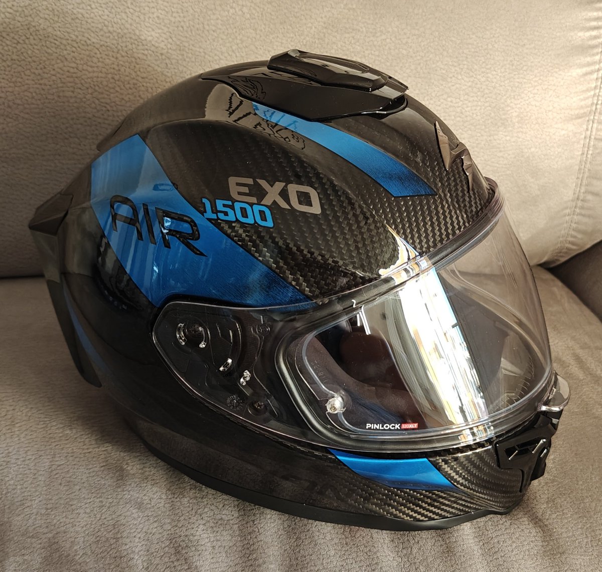 massilanzi's tweet photo. Do you like my new helmet? 😊

#Scorpion EXO-1500 CARBON AIR PLATTED https://t.co/0x1mhTtMdo