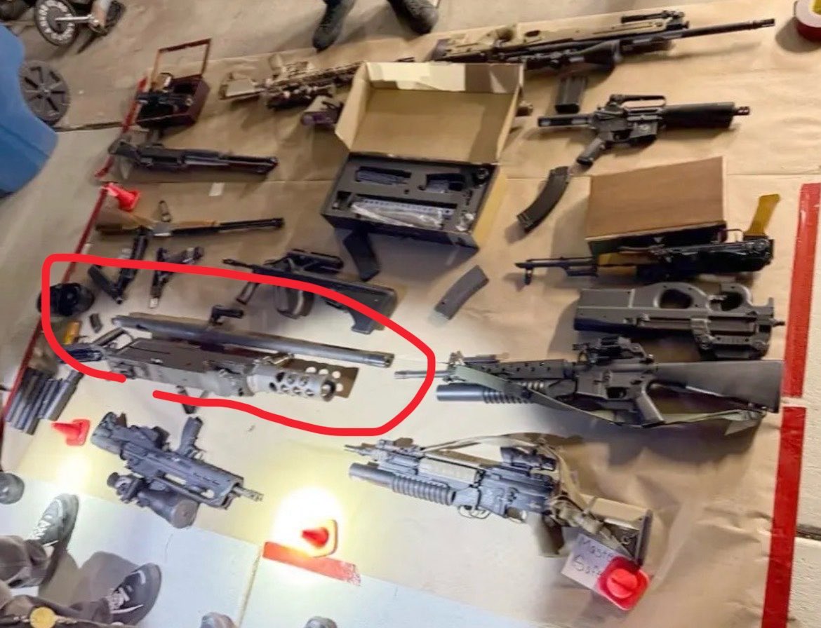 mouseatemyhouse's tweet photo. look at these fucking guns and goyim will still think it’s not a psyop they’re not even trying anymore https://t.co/ab2HjyTTgC