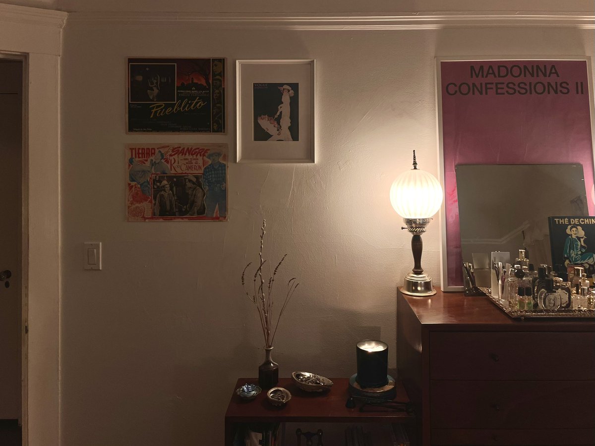 armaanification's tweet photo. #TakingPicturesOfMyRoom-aholic https://t.co/WRpSxYDlXq