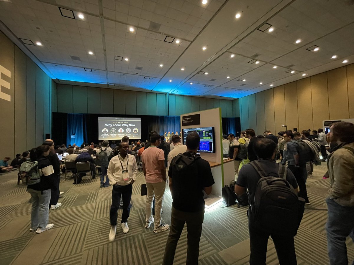 ronaldmannak's tweet photo. Nvidia’s Local AI State of the Union. Standing room only. The interest in local AI is off the charts 🚀 https://t.co/dvCshsDqKh