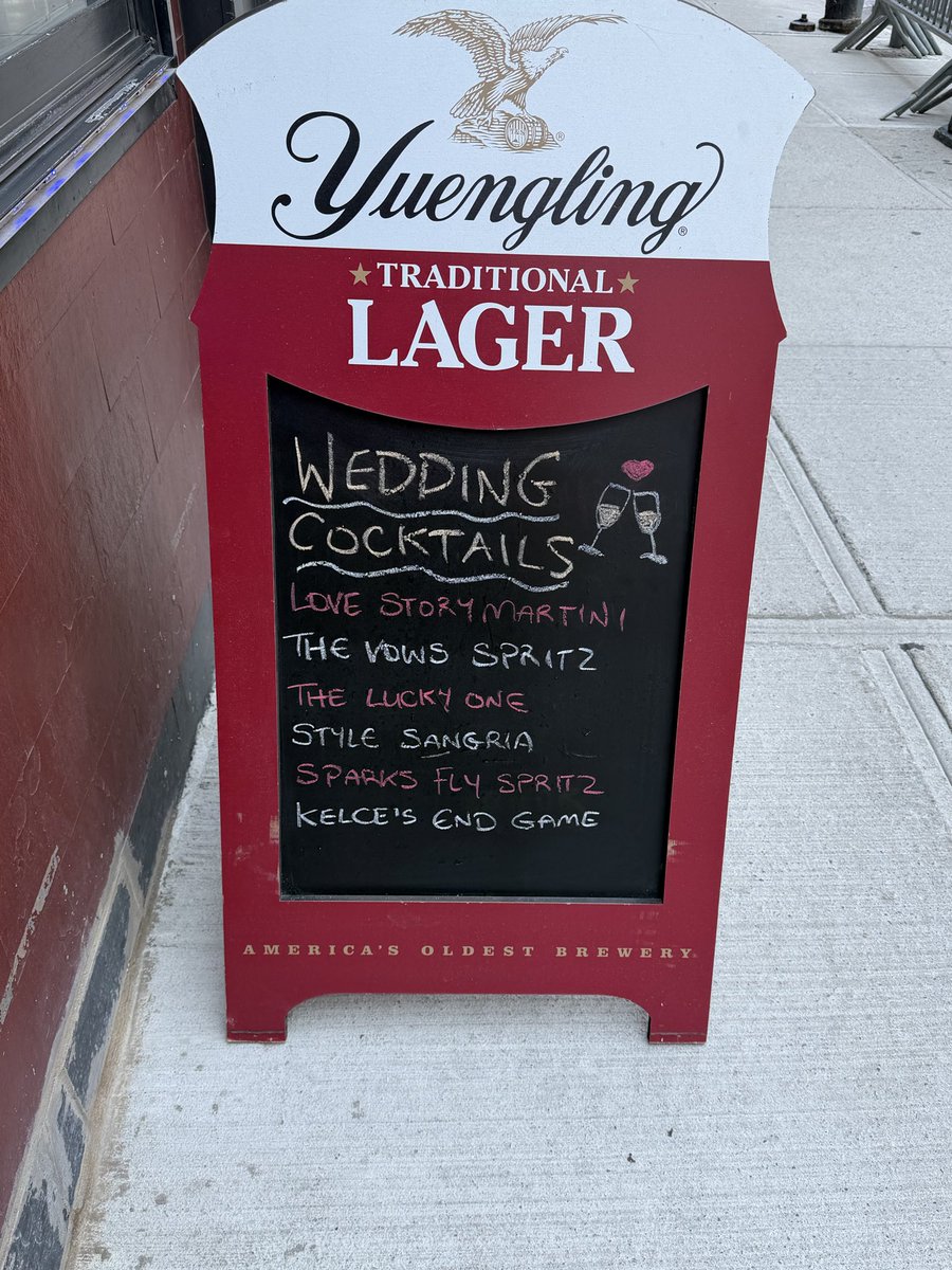 Rhyssell's tweet photo. @jangelooff @NYPDPC @NYCMayor Hmm O’Brien’s didn’t seem to mind capitalizing on the wedding as recent as yesterday 🤔 https://t.co/QdSw8whr5y