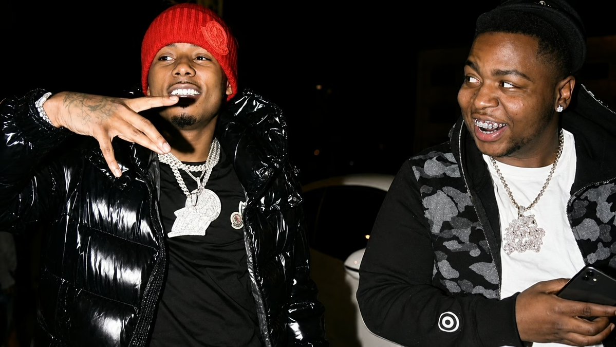 MXCKdotCom's tweet photo. #MXCKNews: Footage surfaces of Memphis rappers #PoohShiesty and #Big30 allegedly forcing Atlanta artist #Gucc Mane to drop Pooh from #1017Records. #TheNew1017 https://t.co/1URAmrz9fr https://t.co/s03a4ui4MV