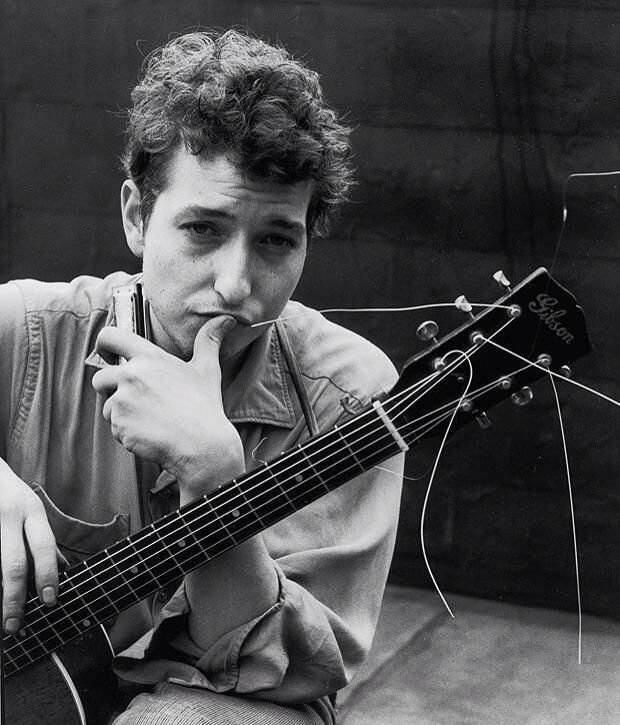 acervozimmerman's tweet photo. Hoje, Bob Dylan estava nascendo!

Há exatos 64 anos atrás, Bob fez uma das apresentações mais importantes do início de sua carreira, no Finja Club, em Montreal, Canadá. https://t.co/FAltceoJVf