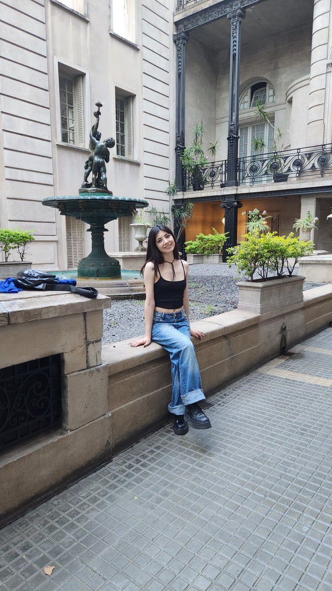 Melissaqmlb's tweet photo. everything feels weird lately https://t.co/3OyESfNpoI