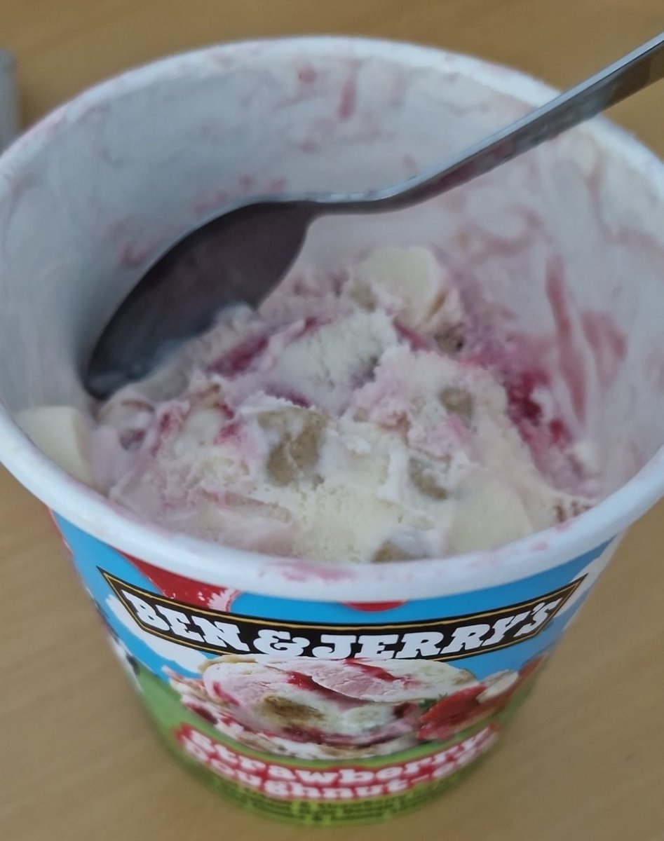 _Vanielle_'s tweet photo. Les gars le nouveau pot fraise doughnut de chez Ben &amp; Jerry's c'est une dinguerie ! 
Nouveau parfum préféré sayez
Mais le prix aie aie aie https://t.co/D9ayi1mnyQ