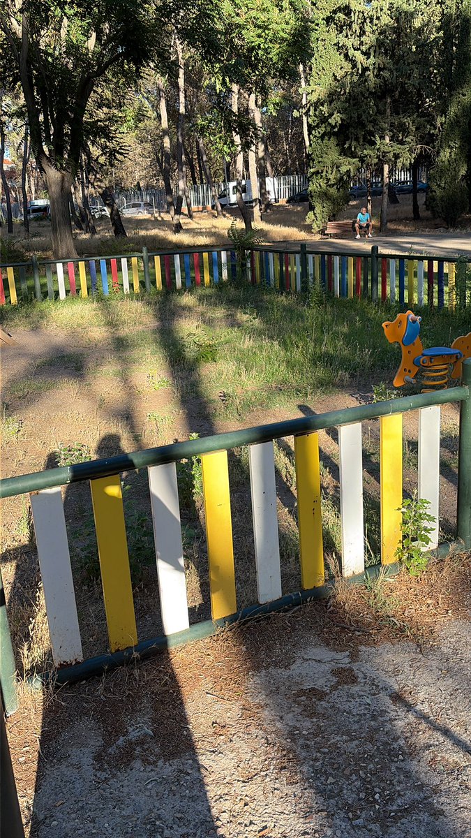 AlvaroBallano's tweet photo. @AnaGuarinos por favor arreglen limpien o algo con el parque de el kokin por favor https://t.co/gV2gZcFjhU