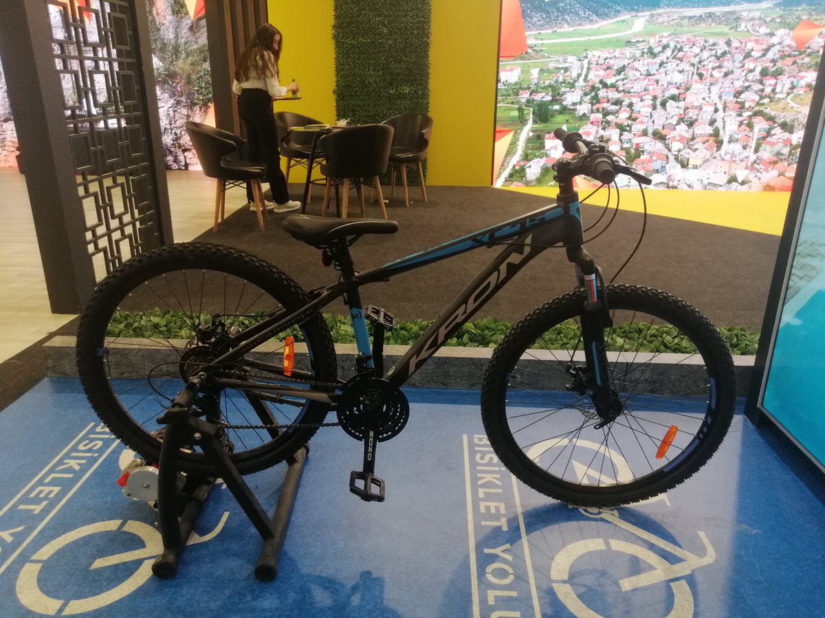 elf_klic's tweet photo. All I wanted was to buy my son a bicycle.

I failed. https://t.co/SzQHFIsF9h