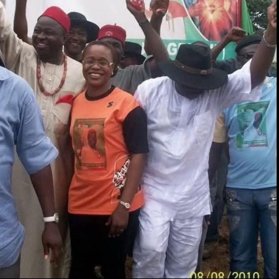 punishablepress's tweet photo. This is a photo of Helen Ogbu and her husband in Nigeria.

Look at the bottom right corner. 

It was taken in 2010, 4 years after Helen first claimed asylum in Ireland. https://t.co/mJWOhDzlUD