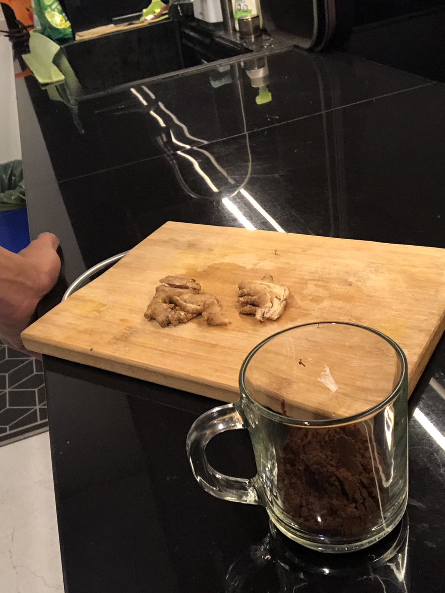 lorre555's tweet photo. @PikamonID Segelas kopi dan campuran jahe geprek.
Surya16 juga si tp lupa ngefoto. https://t.co/Pwr3icyf49