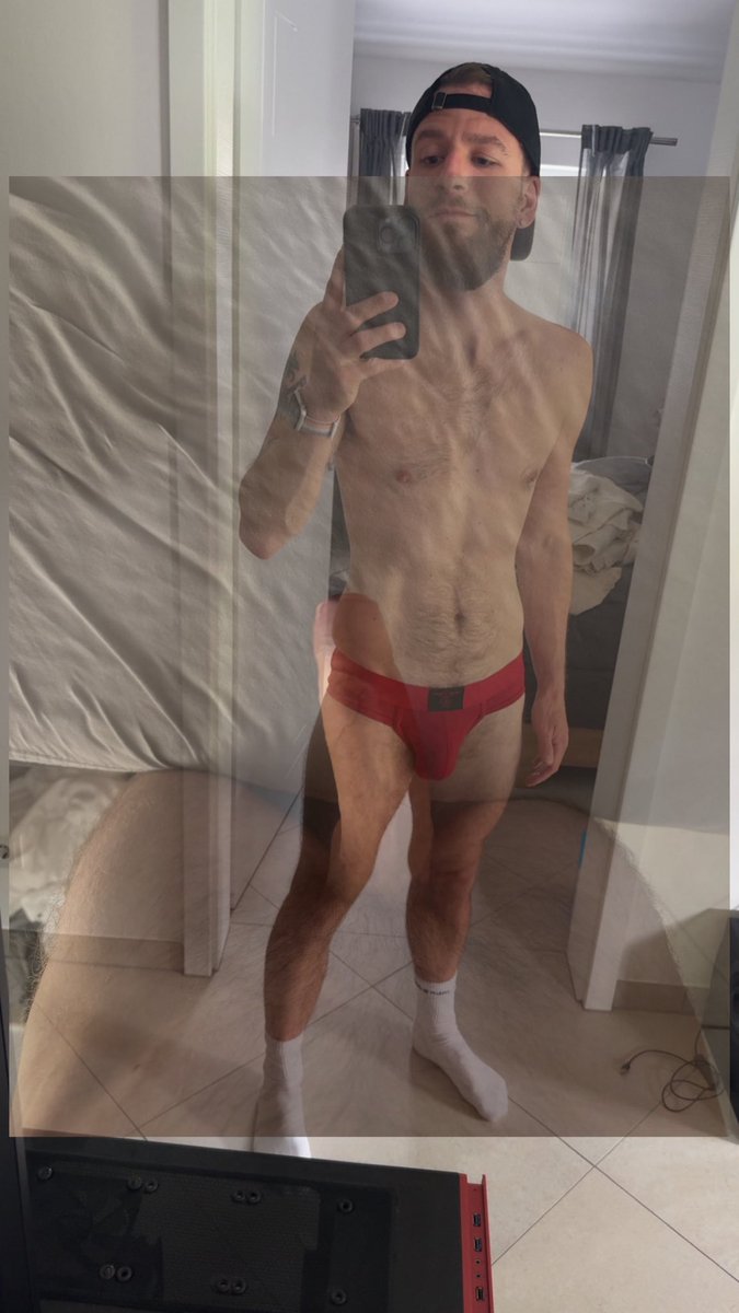 Pascal4Pascal's tweet photo. Rot ist das neue schwarz🤳 https://t.co/OPSlkeikJ5