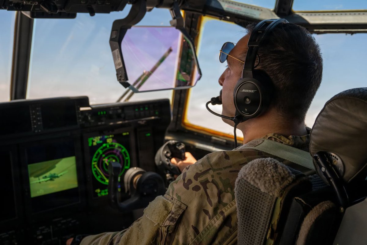 CENTCOM's tweet photo. A U.S. Air Force HC-130J Combat King II provides fuel for several A-10C attack aircraft. Aerial refueling allows aircraft to operate for extended periods of time. https://t.co/enZvgZ71ds