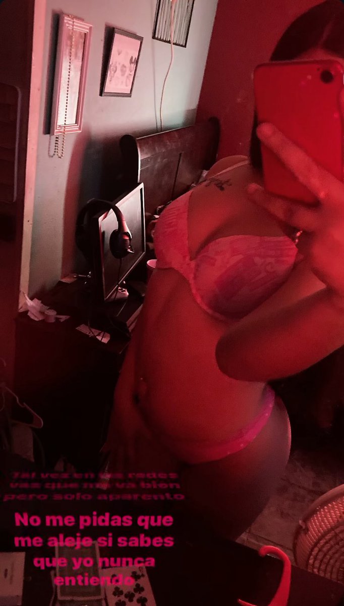 deylovenat's tweet photo. Whoever gives me a PlayStation card we could play Fortnite or smth😩#latina https://t.co/j0ouyECThe