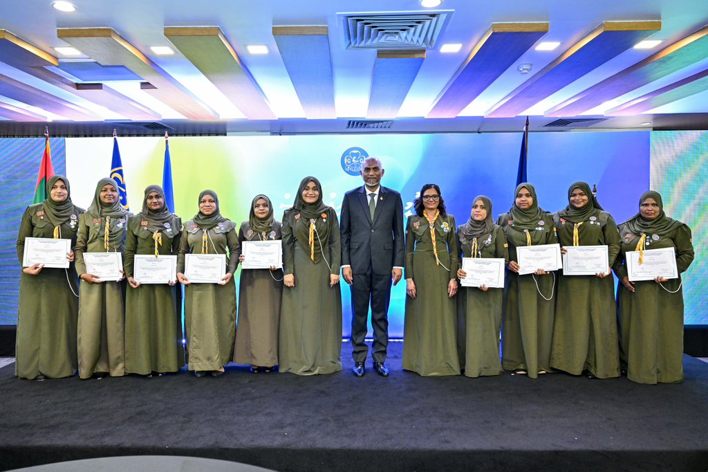 presidencymv's tweet photo. @sajidhaamohamed President Dr @MMuizzu presents the Asia-Pacific Leadership Award for Troop/Unit Leaders to recipients during the National Girl Guide Day ceremony.

The award recognises outstanding leadership and service by leaders within the Girl Guiding movement across the Asia-Pacific Region. https://t.co/jK3QHWIzi5