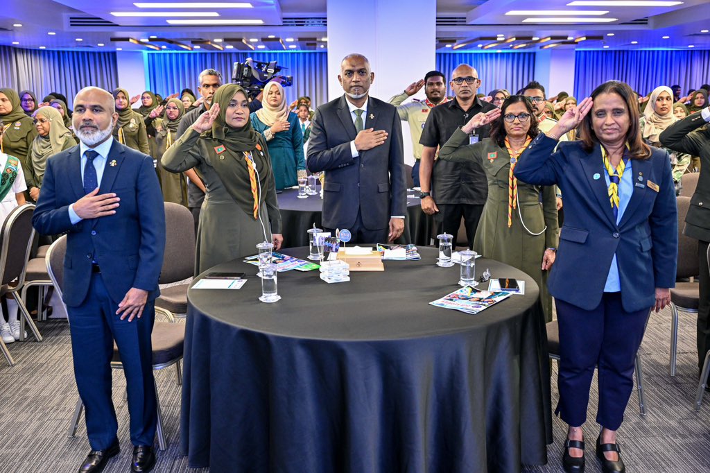 presidencymv's tweet photo. @sajidhaamohamed President Dr @MMuizzu presents the Asia-Pacific Leadership Award for Troop/Unit Leaders to recipients during the National Girl Guide Day ceremony.

The award recognises outstanding leadership and service by leaders within the Girl Guiding movement across the Asia-Pacific Region. https://t.co/jK3QHWIzi5