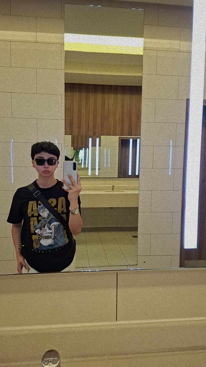 harrypot1214's tweet photo. Unplugging to recharge. 🔋  #tired https://t.co/RSUSqtU8HW