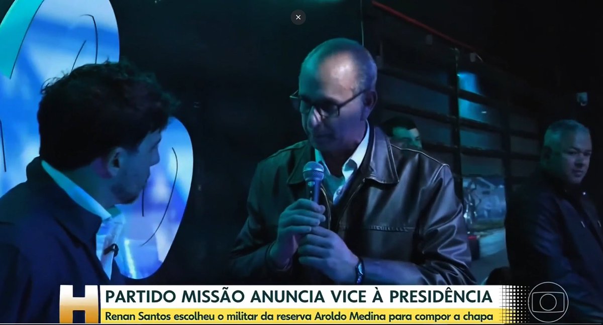 eduardo35770721's tweet photo. imagine a cabeça do Apollo. 
'vou trabalhar com esse Jovem', 
5 meses depois 'to na globo' https://t.co/DJynB1g9ls