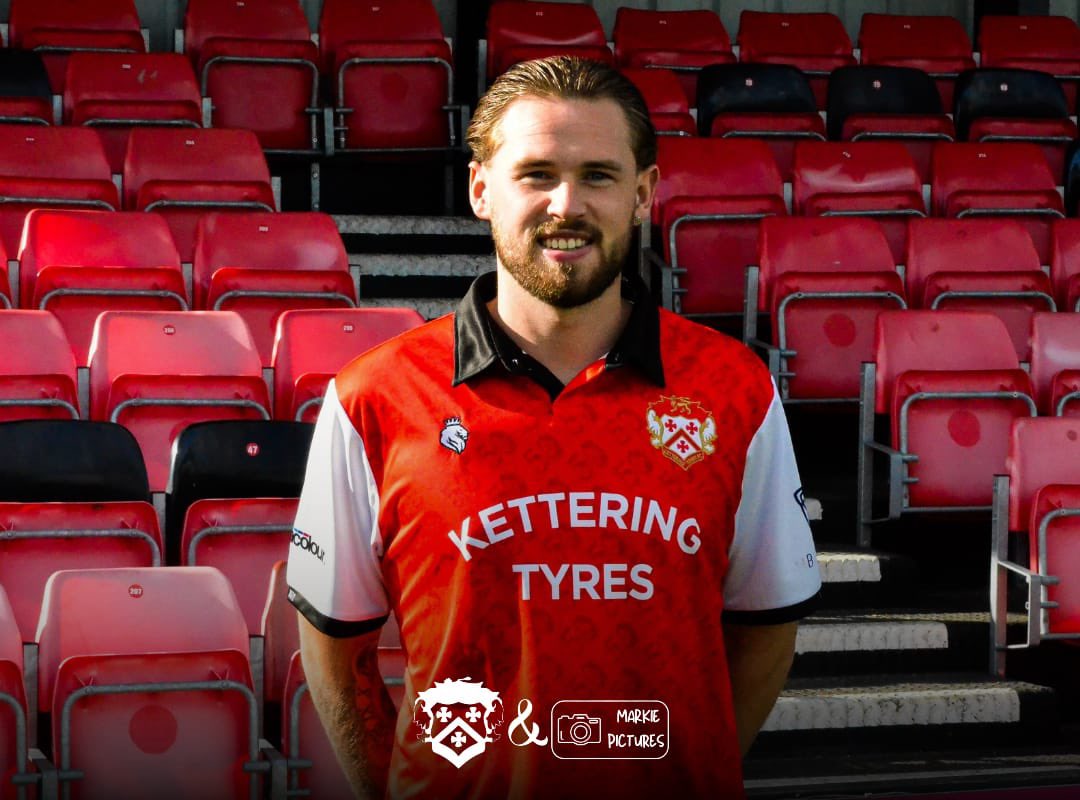 KTFCOfficial's tweet photo. Tai Fleming is a Poppy! 🔒

CB or midfield. Norwich/Yeovil youth. Banbury POTY 23/24.

Dynamic, versatile, exactly what we need.

Welcome, Tai! 🔴⚫️ https://t.co/CWa5cgM0ru