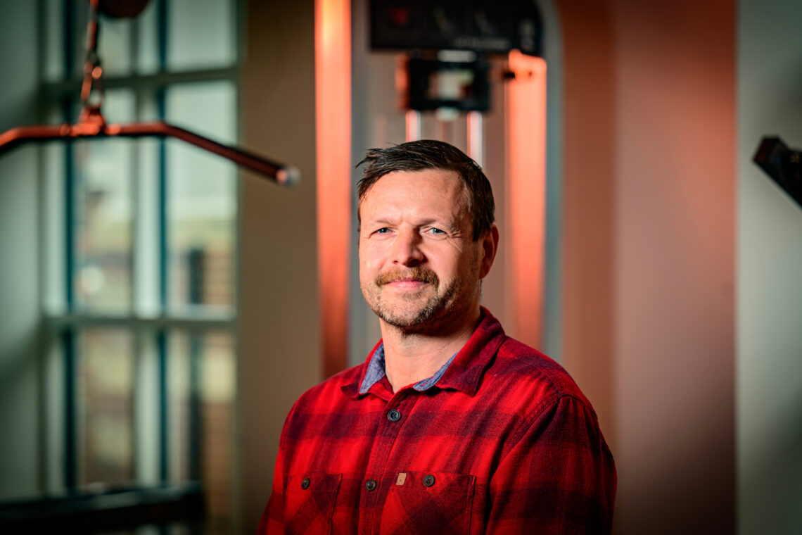 UofIllinois's tweet photo. Should you choose a whole-food, plant-based meal or a protein shake for strength-training recovery? #ILLINOIS researchers found a post-workout meal of rice and beans produced muscle-building responses similar to a nutritionally matched amino acid shake. ▶️ https://t.co/XT9Efyw0MV https://t.co/AV08A4Rgef