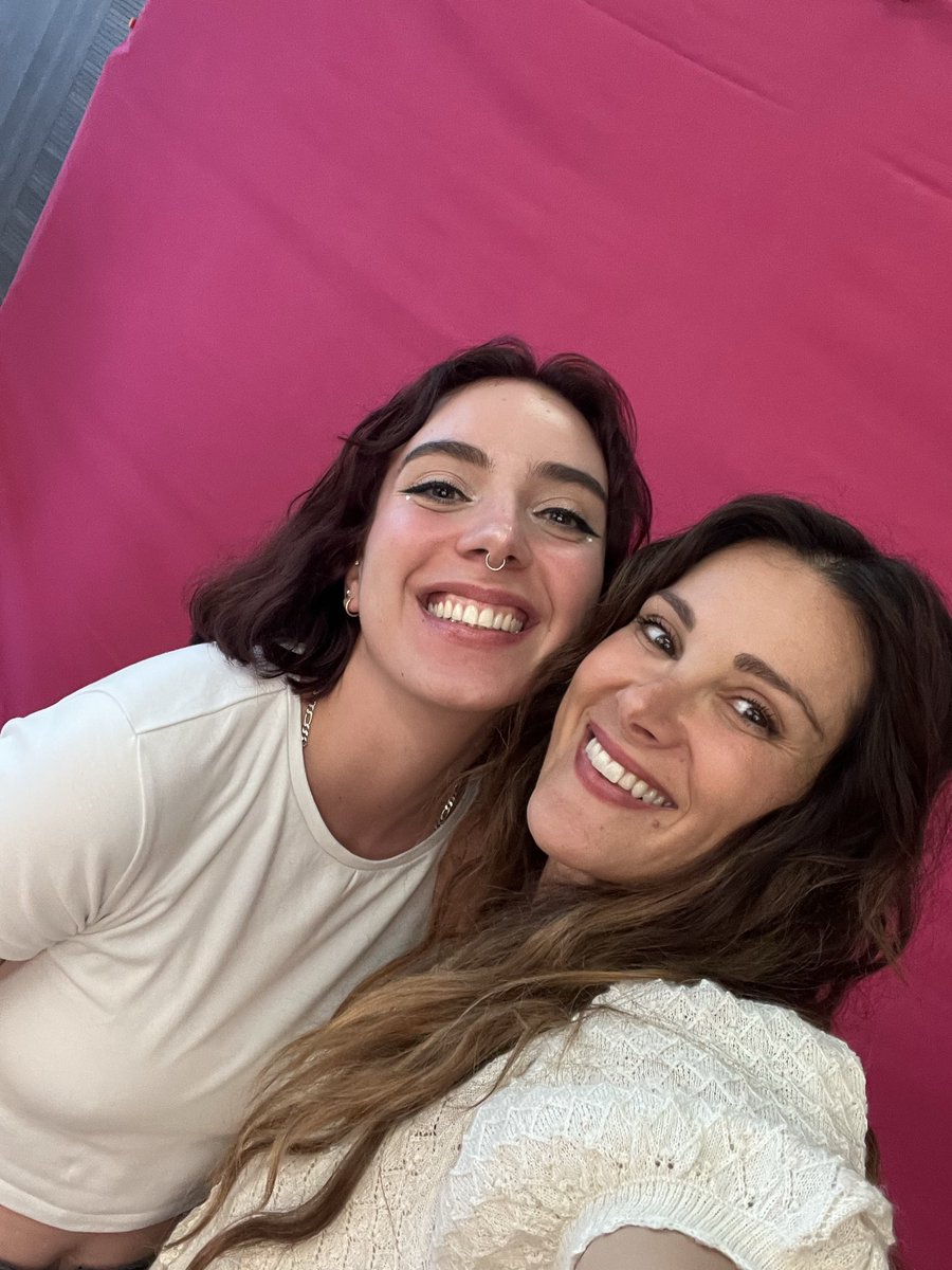 sapphichen's tweet photo. COCOXSPAMPI REUNION IN 156 DAYS 💞 https://t.co/fNs9yMGHkQ