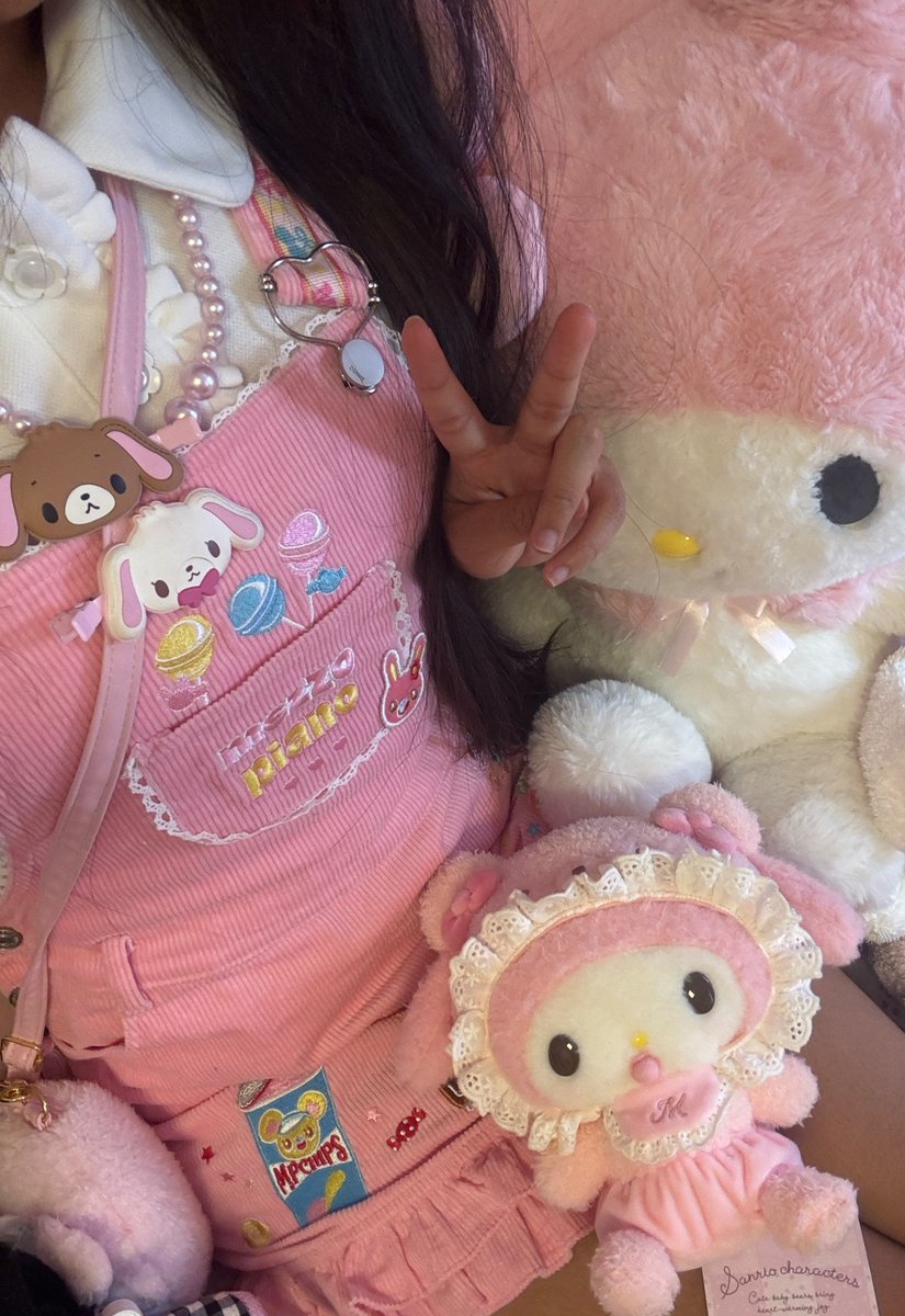 catxinyan's tweet photo. i love this outfit sm auhh mezzo piano https://t.co/cGyJr183PM