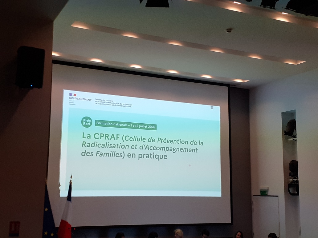 VigiRep_Gouv's tweet photo. Les 1er et 2 juillet, le @SG_CIPDR a organisé une session de formation à la prévention de la radicalisation. Durant ces deux jours, plus de 80 acteurs locaux de l’État ont été sensibilisés à une politique cruciale pour la sécurité de nos concitoyens. https://t.co/bo4izovYrg