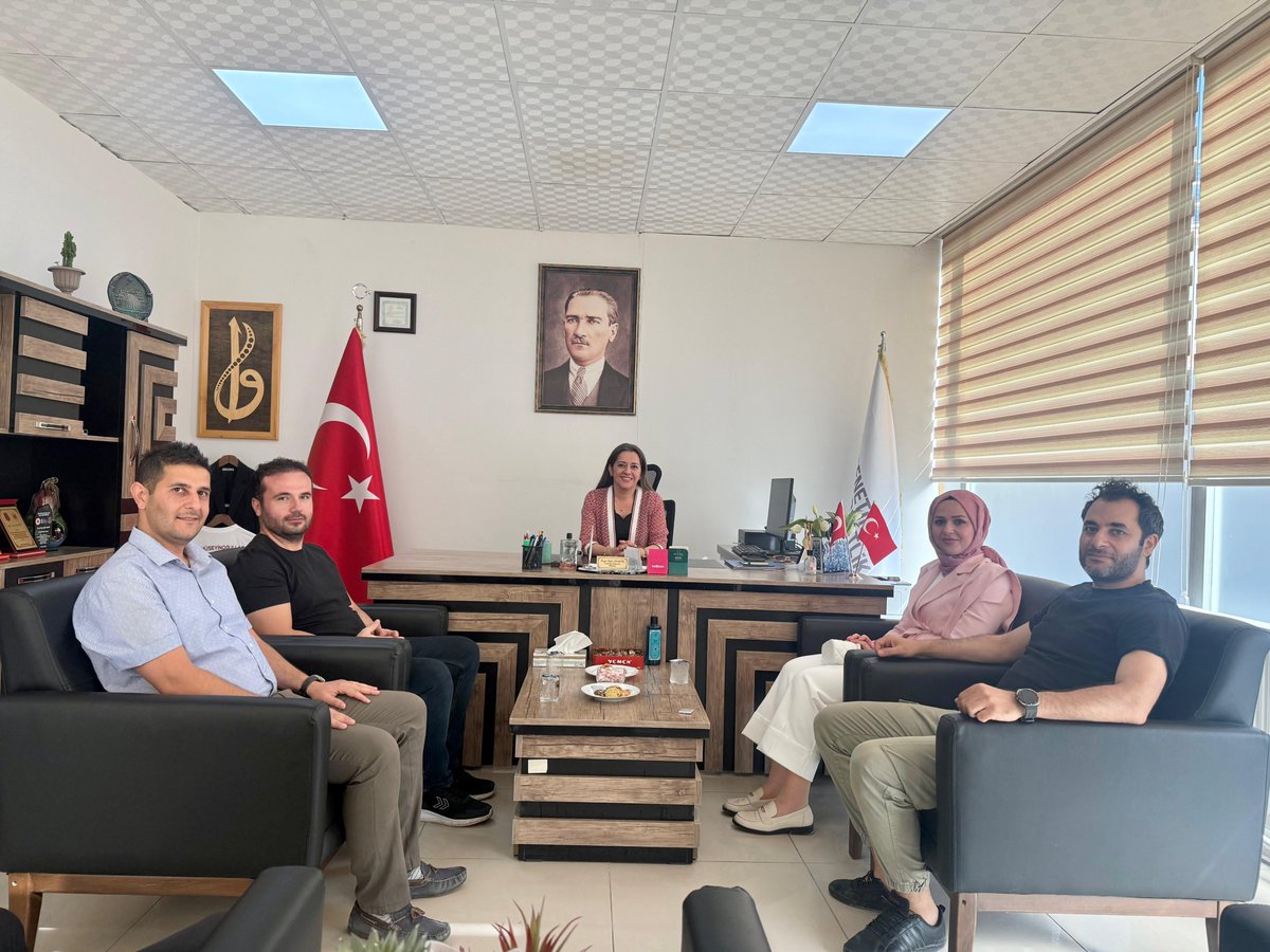 mauomerlimyo's tweet photo. Yüksekokul Müdürümüz Öğr. Gör. Amine YÜREK ve Müdür Yardımcılarımız, Mardin Denetimli Serbestlik Müdürlüğünü ziyaret ederek iadeiziyarette bulundular. Denetimli Serbestlik Müdürü Sayın Özge Dijle Demir’e ve kurum çalışanlarına misafirperverlikleri için yürekten teşekkür ederiz. https://t.co/DjjPuWLsUC