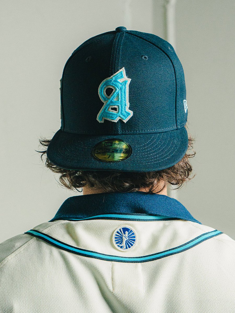 elaguilabeisbol's tweet photo. El pasado vuelve a tomar forma en el diamante. Inspirada en distintas épocas de la @ligamexbeis, esta colección revive la esencia del juego con una estética que mezcla historia, carácter y estilo dentro y fuera del campo ⚾️🫰🏻
 
#ElPuertoManda #NewEramex https://t.co/rpT2IFpQfv