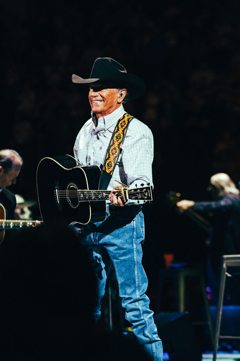 GeorgeStrait's tweet photo. "It's dance time in Texas and we're striking up the band,
Let's go honky-tonkin' honey, take my hand..." #DanceTimeInTexas

Listen here: https://t.co/bEnL0tTfZC

📸: Justin Cook https://t.co/ruuCXR9xyD