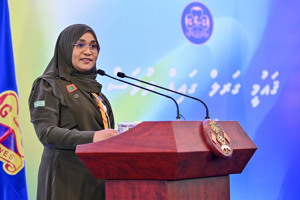 presidencymv's tweet photo. During the ceremony, First Lady @sajidhaamohamed launches the Girl Guides Community Service Toolkit.

Designed for Guides aged 12 and above, the toolkit promotes teamwork, volunteerism, and active community engagement through structured community service projects. https://t.co/kowtZobInj