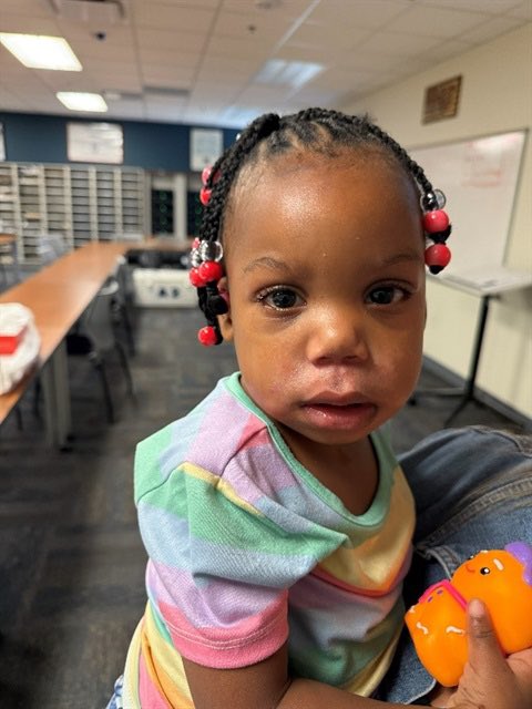 Hunt_Saenz's tweet photo. Please share!! 

CMPD needs the public’s help identifying this little girl. 

A good Samaritan found her. She’s about 1 to 2 years old. She was walking near Burnett Avenue and Triumph Drive around 10 a.m.

Anyone who can identify the child or their guardian is asked to call 911. https://t.co/svS3tEPZkE