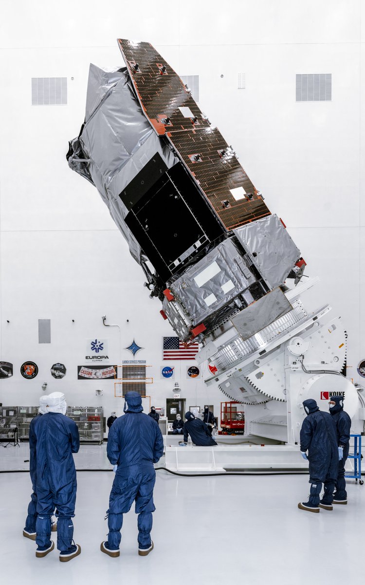 NASAKennedy's tweet photo. Behold, Roman.

For the first time since arriving in Florida, NASA's Nancy Grace Roman Space Telescope is on full display after being unboxed and raised to its vertical position inside the high bay. And what a sight she is! 🤩 https://t.co/wHxFzRpR2q