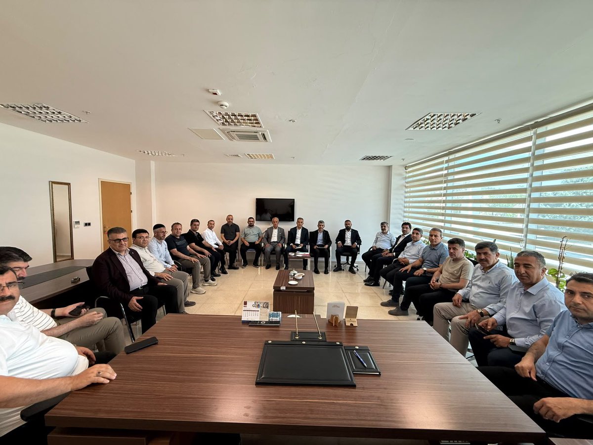 AbdullahCati's tweet photo. Şırnak'ın ve üniversitemizin adını karalamaya çalışan, karanlık odaklarca üretilen kirli operasyonlara ve algı oyunlarına memleket olarak tek vücut halinde karşı duruyoruz. Rektörümüzün destekçisiyiz.
​#RektörümünYanındayım @erolozvar @YuksekogretimK @Yusuf__Tekin @NumanKurtulmus @iletisim @AbdurrahimAlk