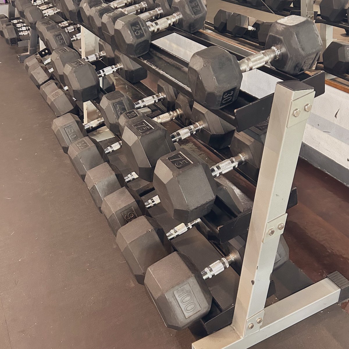 cesmiec's tweet photo. 🏋️ https://t.co/EvdQdhcdFz