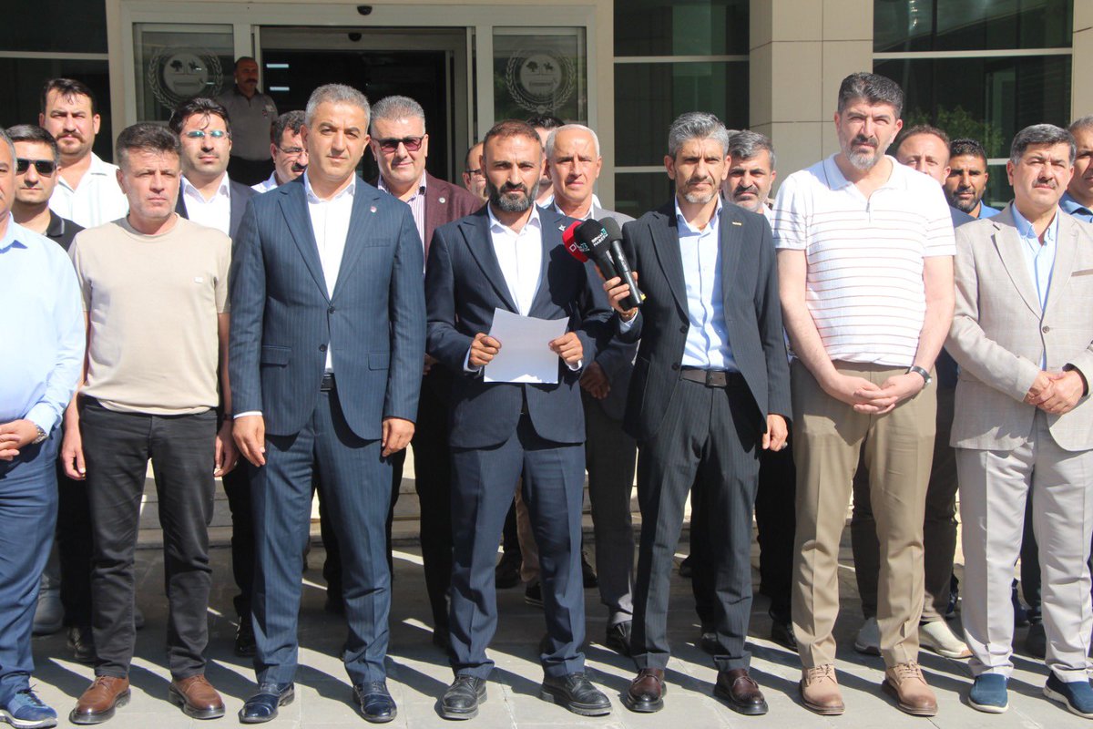 AbdullahCati's tweet photo. Sahte hesaplar üzerinden yürütülen, masa başında üretilen yalan haberlerle kamuoyunu manipüle etmeye çalışan odakların kumpasları boşa çıkacaktır. Üniversitemizin istikrarını ve rektörümüzün başarısını hedef alanların her zaman karşısındayız.
​#RektörümünYanındayım @erolozvar @YuksekogretimK @Yusuf__Tekin @NumanKurtulmus @iletisim @RTErdogan @AbdurrahimAlk