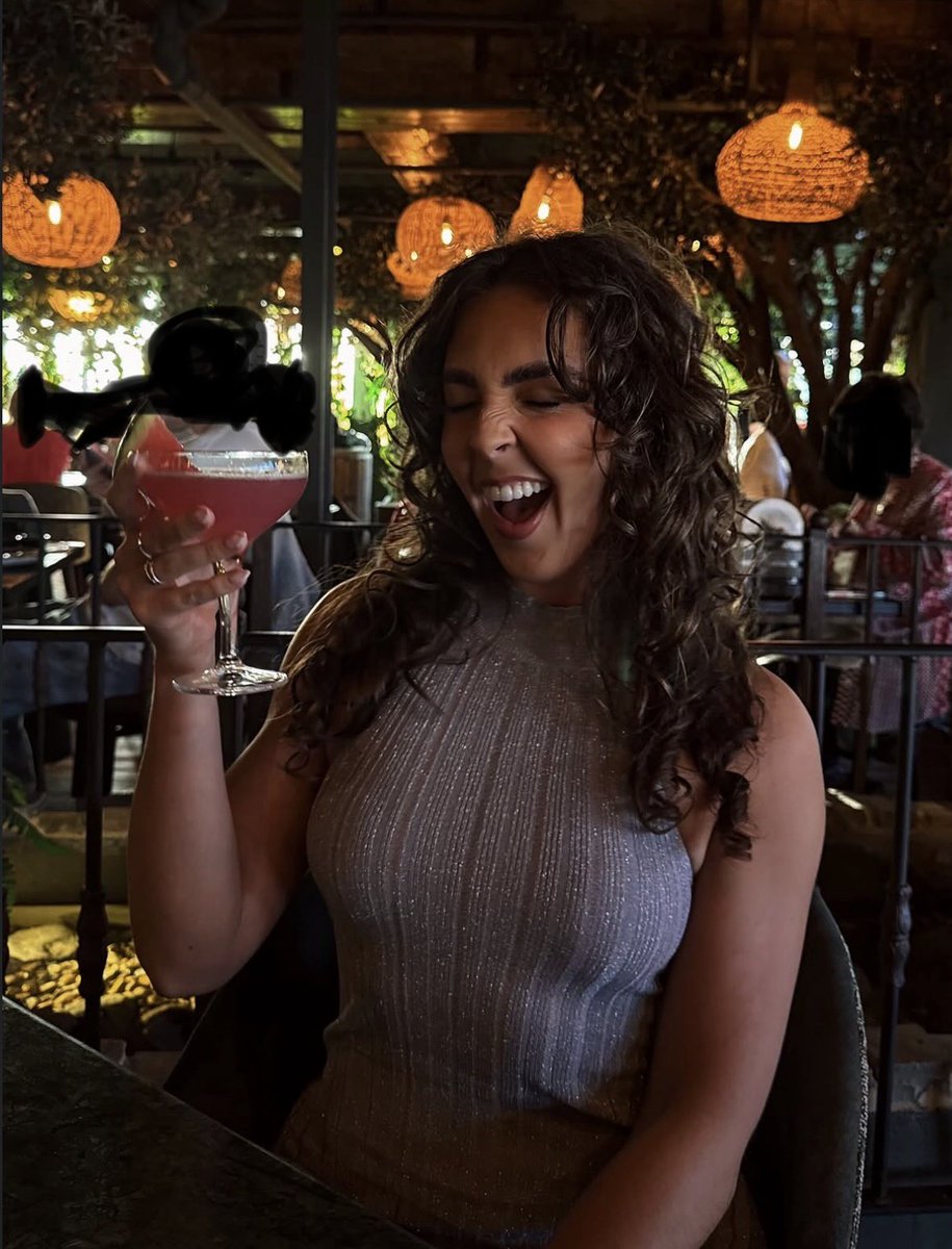 MistBonnie's tweet photo. Pay for my next drink like a good little loser https://t.co/6rvpBT6SwL