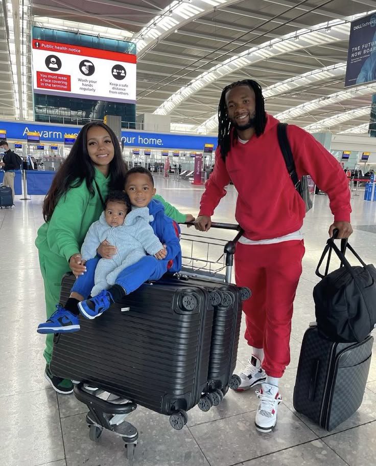 Joan_ogechi3's tweet photo. A successful marriage isn’t found, it’s built.
​The best approach:
🤍 Keeping communication 100% honest.
🤍 Choosing patience when things get tough.
🤍 Being each other’s biggest hype partner.
🤍 Growing together, never apart.

🤍Protect your peace and build your home.

Drink lots of water and mind your business